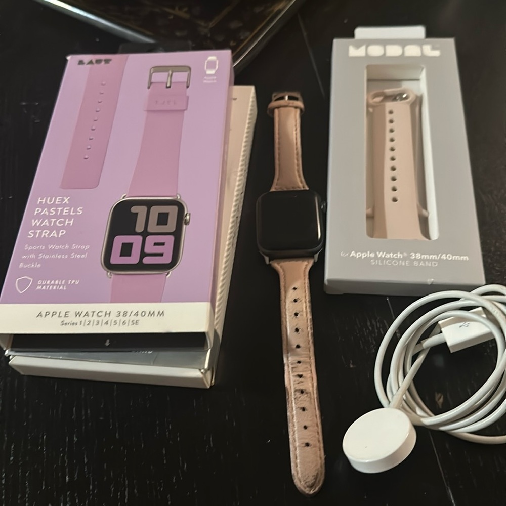 Apple Watch Series 6 GPS— 40mm Space Gray